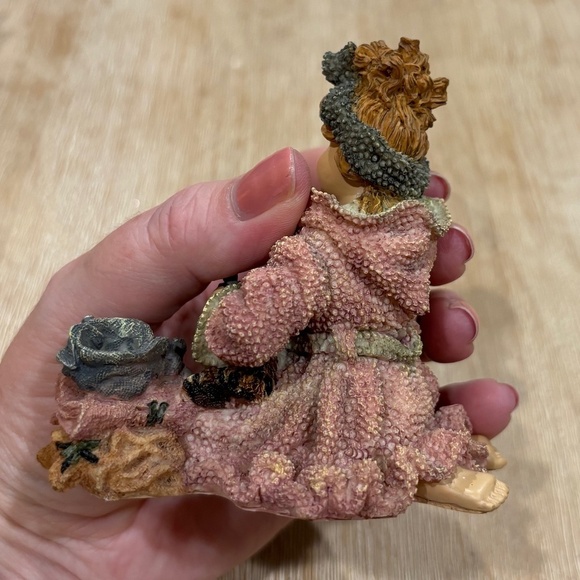 Vintage 1997 Yesterday's Child Caitlin w/Emma & Edmund...Diapering Baby Figurine - Picture 3 of 6